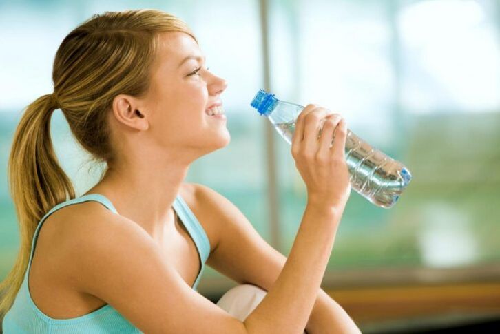 During a drinking diet, water replaces food