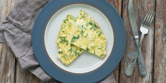 An omelet with herbs for the Dukan diet