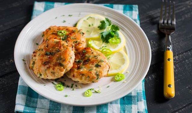 Diet cutlets will relieve hunger on a low carb diet